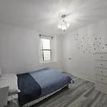 Modern East York Retreat 20 Mins To Dt Toronto