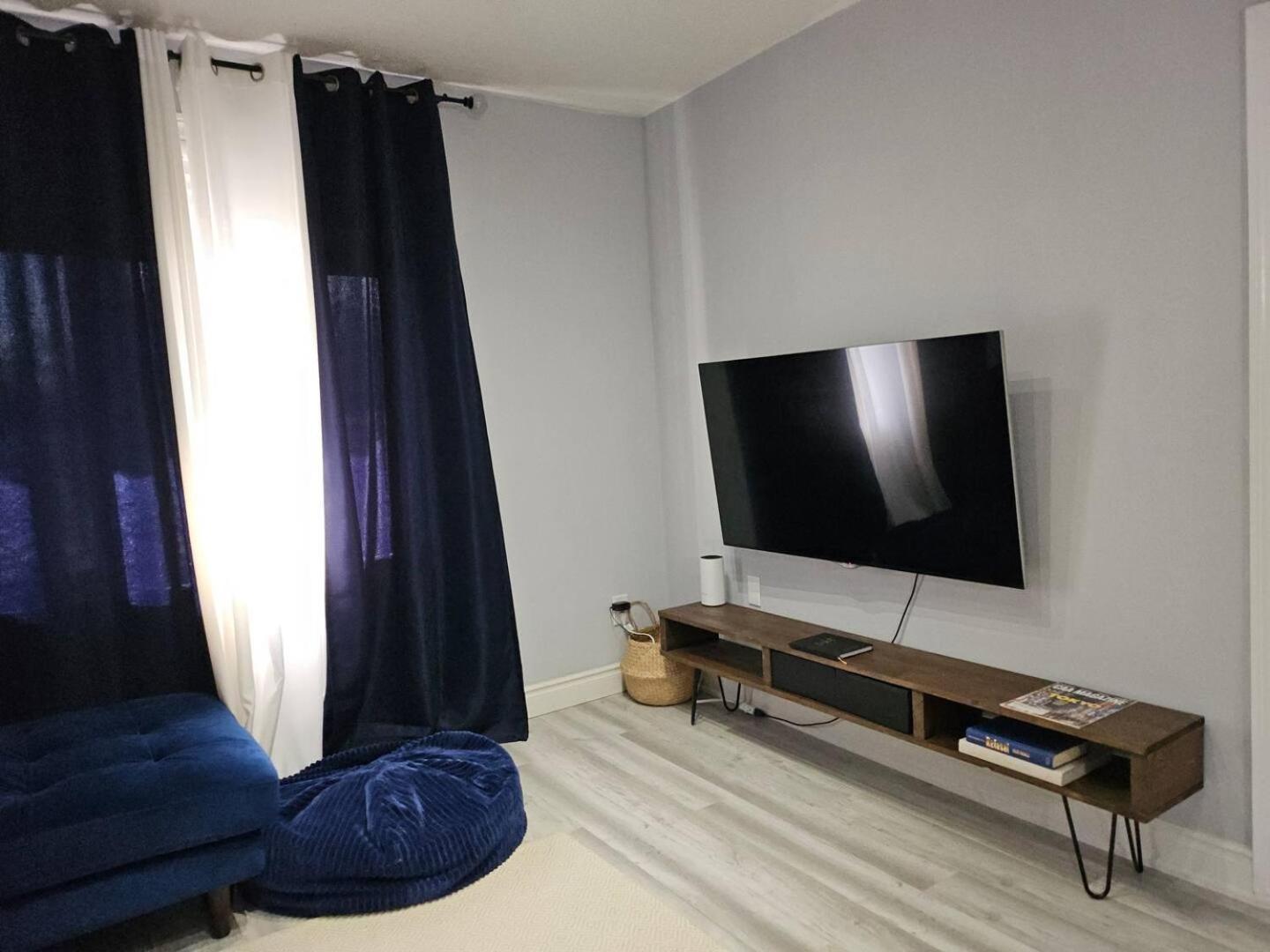 Modern East York Retreat 20 Mins To Dt